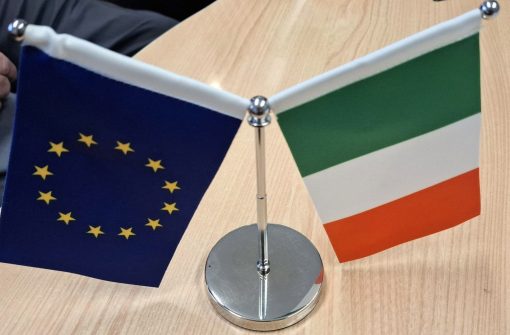 DUAL TABLE FLAGS - IRELAND & USA - Image 10