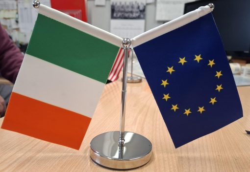 DUAL TABLE FLAGS - IRELAND & USA - Image 8
