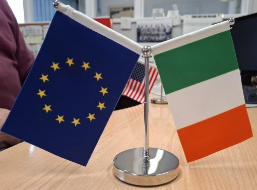 DUAL TABLE FLAGS - IRELAND & USA - Image 6